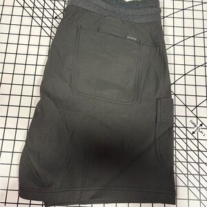 Columbia women’s casual charcoal grey cargo shorts size XL
